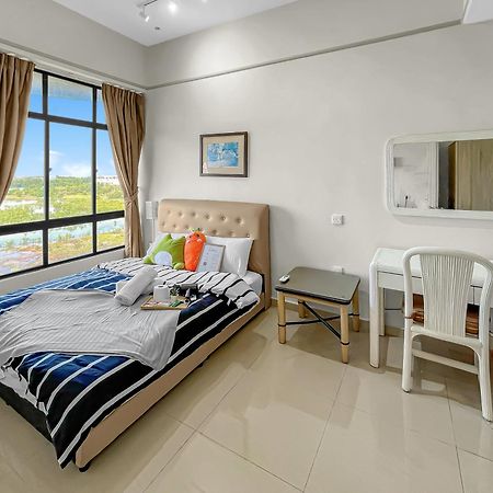 1 Bedroom Apartment, Melaka Cbd Town Center- Hosted By Private Locals Resident, Balcony With City Skyline View Or Seaview, Opposite Malls, Tv Box, 5 Minutes To Jonker Street, Malacca Екстериор снимка