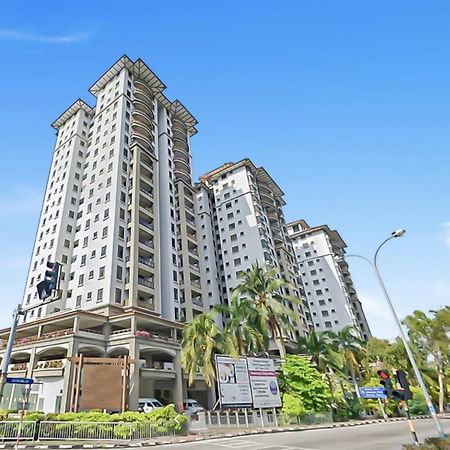 1 Bedroom Apartment, Melaka Cbd Town Center- Hosted By Private Locals Resident, Balcony With City Skyline View Or Seaview, Opposite Malls, Tv Box, 5 Minutes To Jonker Street, Malacca Екстериор снимка