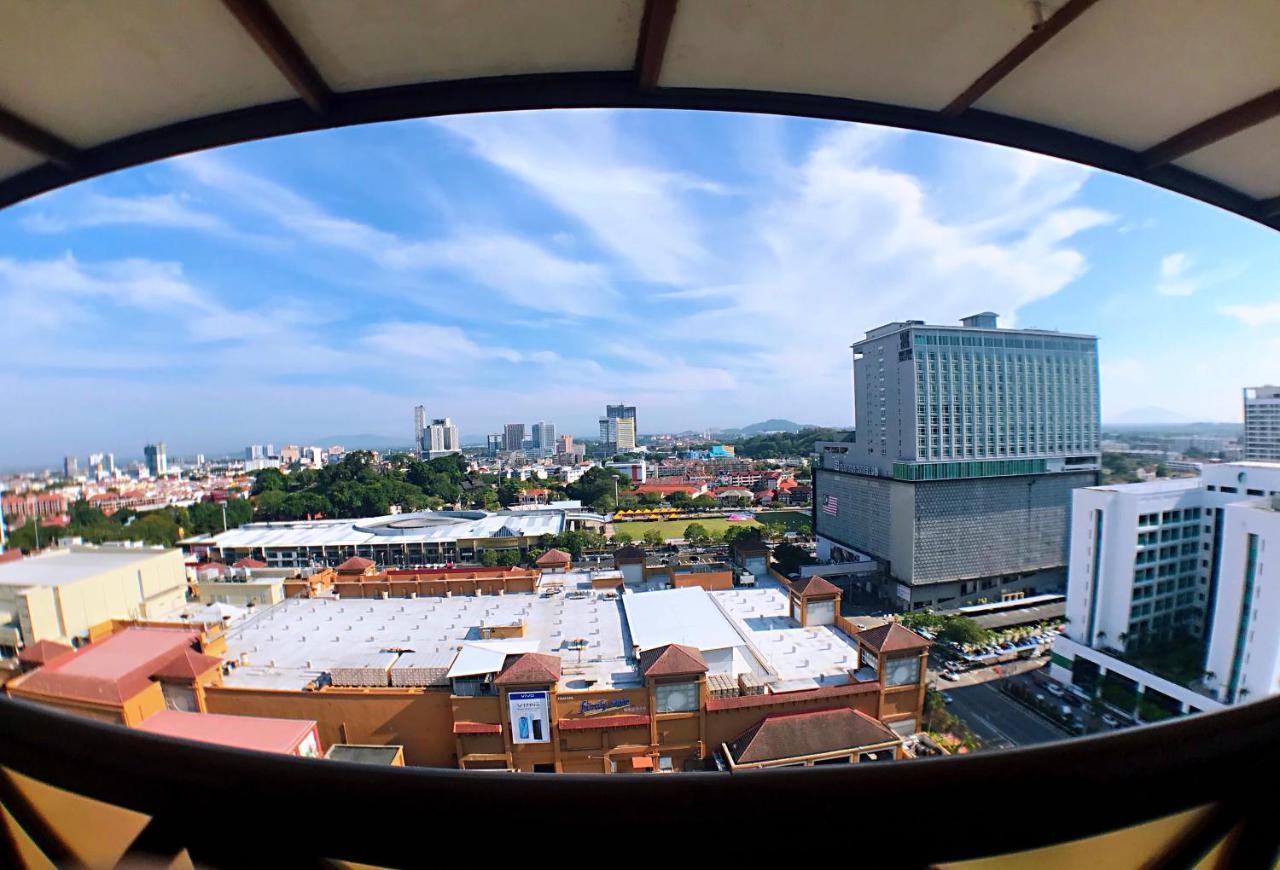 1 Bedroom Apartment, Melaka Cbd Town Center- Hosted By Private Locals Resident, Balcony With City Skyline View Or Seaview, Opposite Malls, Tv Box, 5 Minutes To Jonker Street, Malacca Екстериор снимка