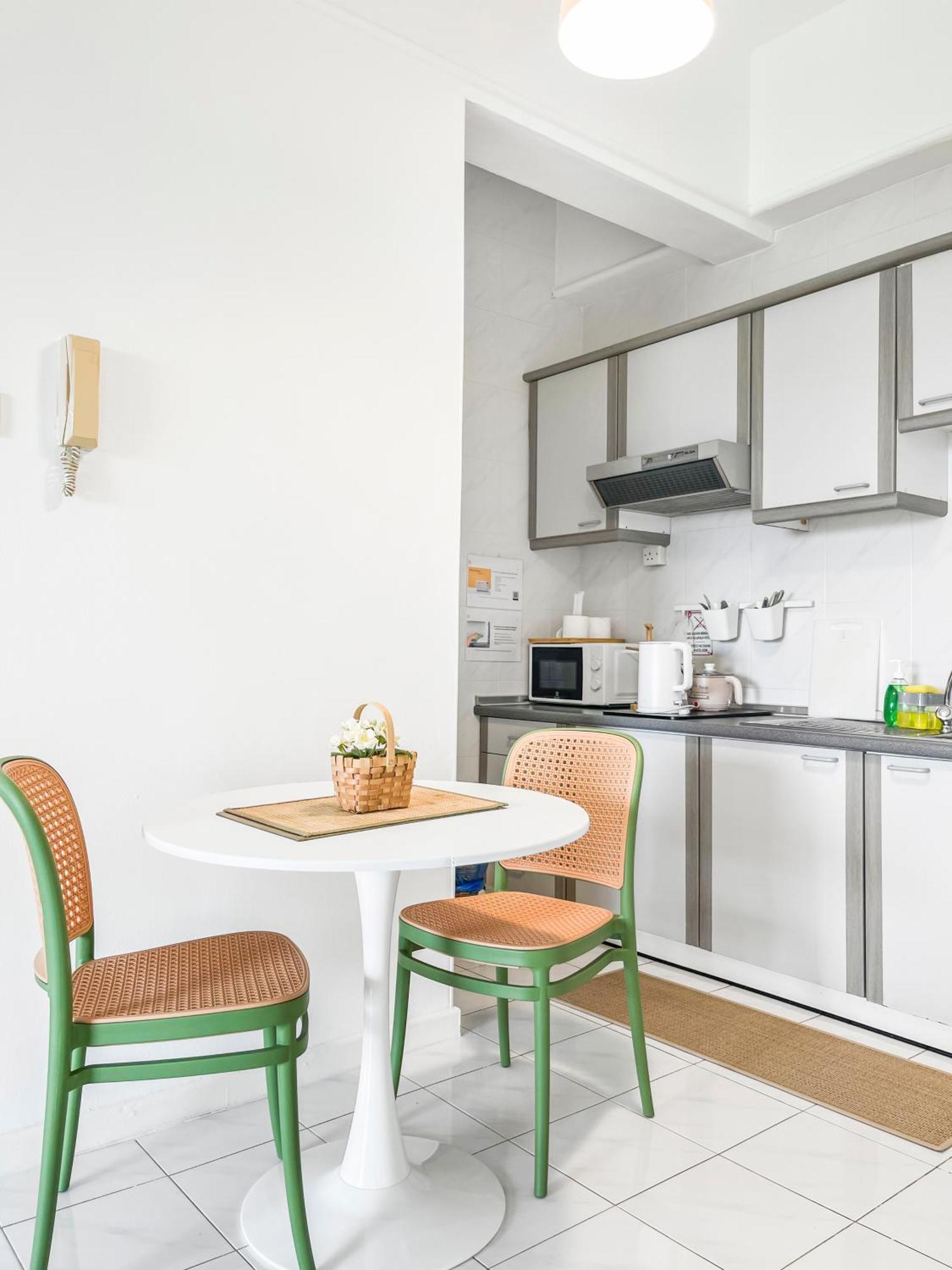1 Bedroom Apartment, Melaka Cbd Town Center- Hosted By Private Locals Resident, Balcony With City Skyline View Or Seaview, Opposite Malls, Tv Box, 5 Minutes To Jonker Street, Екстериор снимка