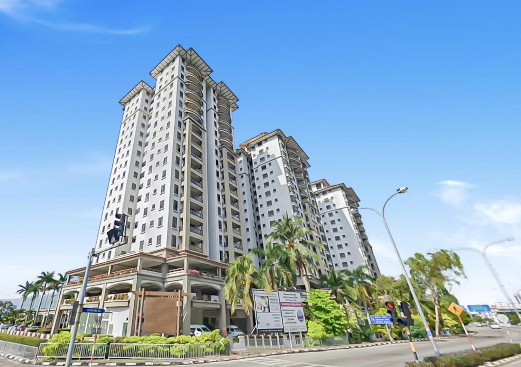 1 Bedroom Apartment, Melaka Cbd Town Center- Hosted By Private Locals Resident, Balcony With City Skyline View Or Seaview, Opposite Malls, Tv Box, 5 Minutes To Jonker Street, Malacca Екстериор снимка