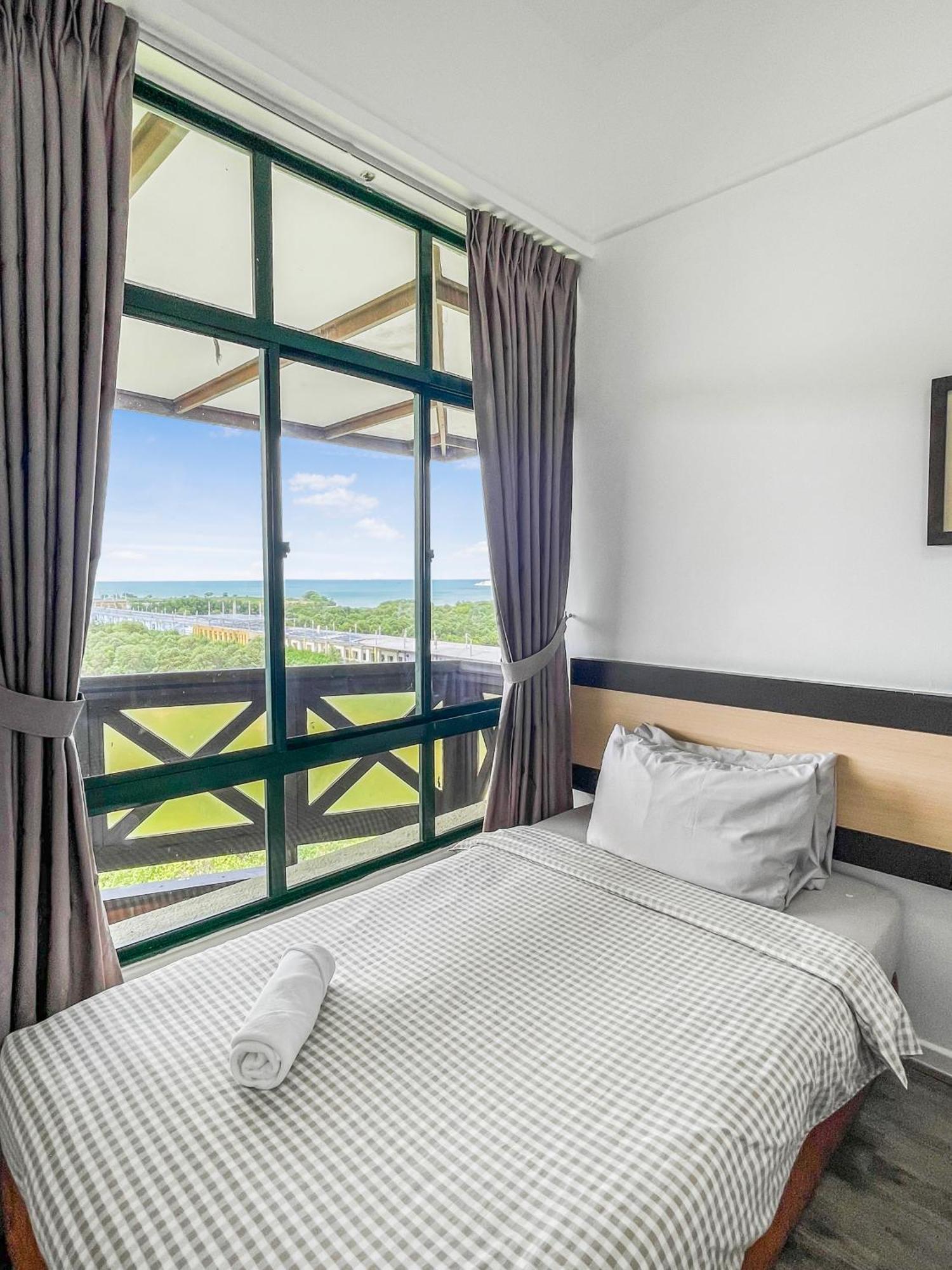 1 Bedroom Apartment, Melaka Cbd Town Center- Hosted By Private Locals Resident, Balcony With City Skyline View Or Seaview, Opposite Malls, Tv Box, 5 Minutes To Jonker Street, Malacca Екстериор снимка