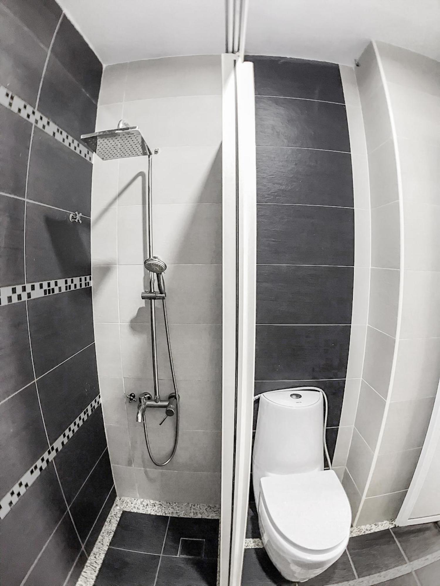 1 Bedroom Apartment, Melaka Cbd Town Center- Hosted By Private Locals Resident, Balcony With City Skyline View Or Seaview, Opposite Malls, Tv Box, 5 Minutes To Jonker Street, Екстериор снимка